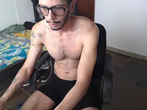 alisterxxx online show from June 26, 2026, 5:52 pm