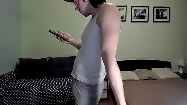 Marrymepls online show from May 1, 2026, 4:34 pm