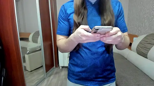 Marrymepls online show from March 21, 2026, 2:43 pm