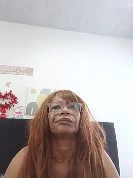 Snapshot of BustyMilf_ chatting on August 3, 2026, 12:44 pm BustyMilf online show from August 3, 2026, 12:44 pm