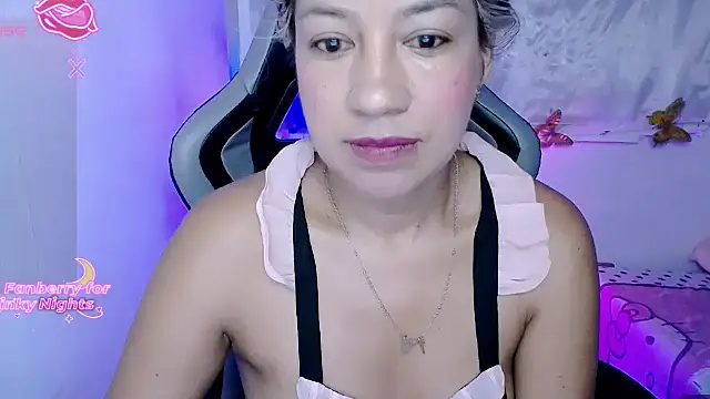 ninatiny online show from November 25, 2025, 10:26 am