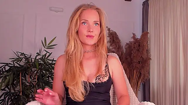 daisyd001 online show from July 28, 2026, 8:22 am