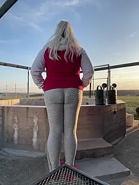 Snapshot of SabinaSweety chatting on March 15, 2026, 3:52 pm SabinaSweety online show from March 15, 2026, 3:52 pm