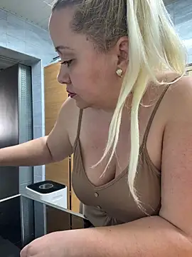 Snapshot of SabinaSweety chatting on March 12, 2026, 12:20 pm SabinaSweety online show from March 12, 2026, 12:20 pm