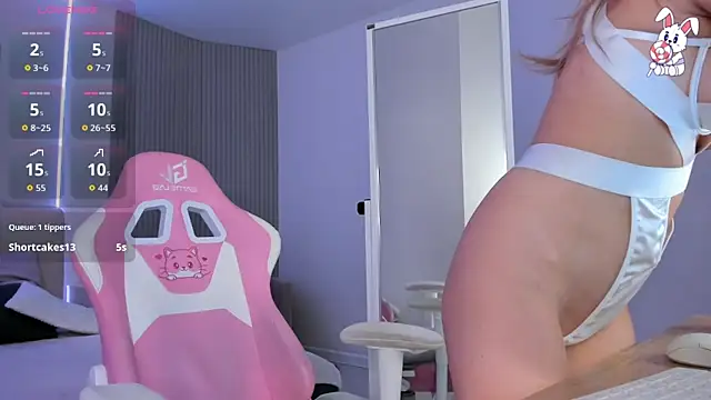 VirginChloe online show from May 22, 2026, 3:04 am