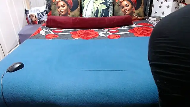 BUSTYDEE online show from May 13, 2026, 9:27 am