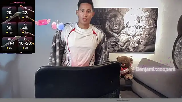 BenjaminCooperk online show from October 25, 2025, 9:52 am