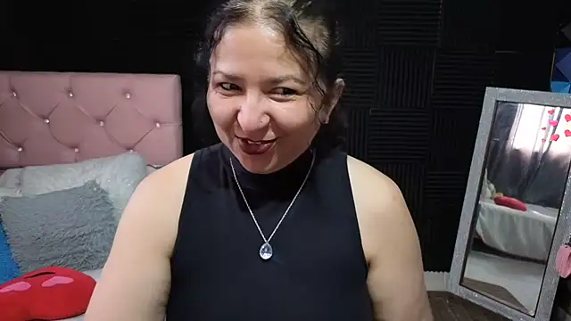 Snapshot of katifoxx chatting on June 30, 2026, 3:23 pm katifoxx online show from June 30, 2026, 3:23 pm