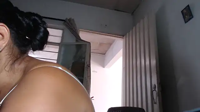 adrixxx38 online show from November 15, 2025, 7:18 pm