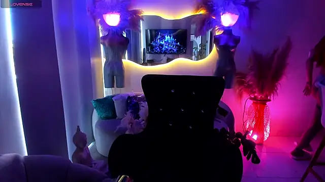 Angel Peach online show from August 4, 2026, 1:37 pm