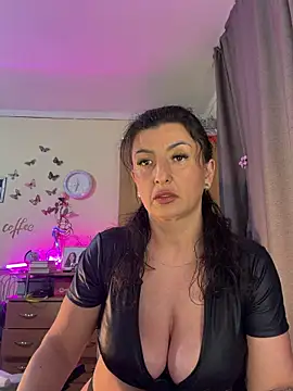 Hotangel75 online show from May 17, 2026, 5:46 pm