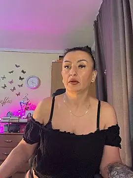 Hotangel75 online show from May 21, 2026, 4:32 am