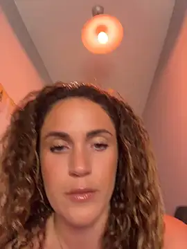 Clara-xoxo online show from July 24, 2026, 8:38 pm