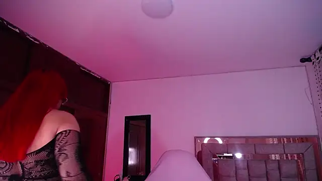 salomecastro  online show from November 19, 2025, 3:17 am