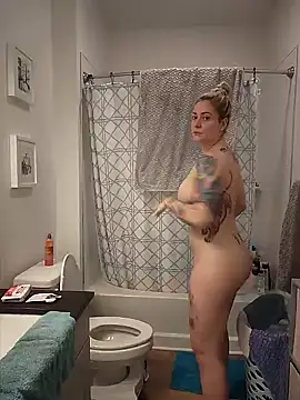 HollyTattoo online show from December 11, 2024, 5:59 pm