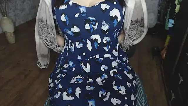 Aziza1 online show from October 18, 2025, 1:46 pm