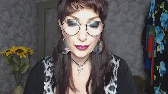 Snapshot of Aziza1 chatting on May 26, 2026, 2:26 pm Aziza1 online show from May 26, 2026, 2:26 pm