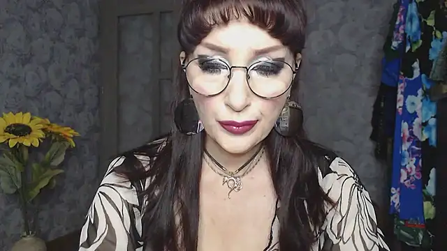 Aziza1 online show from August 5, 2026, 2:33 pm