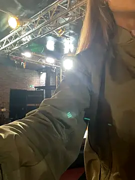 Etwas neugierig online show from October 13, 2025, 3:13 pm