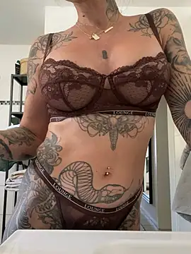 Etwas neugierig online show from July 3, 2026, 3:07 pm