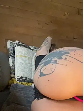 Etwas neugierig online show from February 23, 2025, 7:00 am