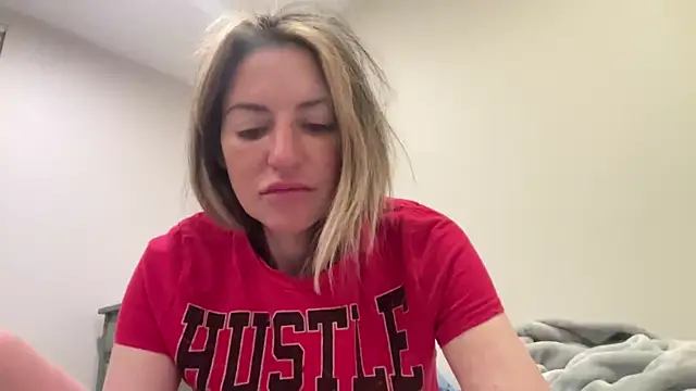 Snapshot of AmandaStarryNight chatting on December 10, 2024, 4:45 am AmandaStarryNight online show from December 10, 2024, 4:45 am