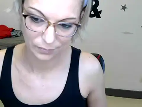 Snapshot of alixfeeling chatting on January 17, 2025, 3:22 pm alixfeeling online show from January 17, 2025, 3:22 pm