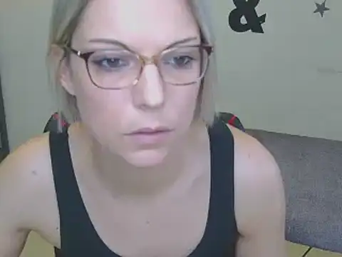 Snapshot of alixfeeling chatting on January 9, 2025, 2:29 pm alixfeeling online show from January 9, 2025, 2:29 pm