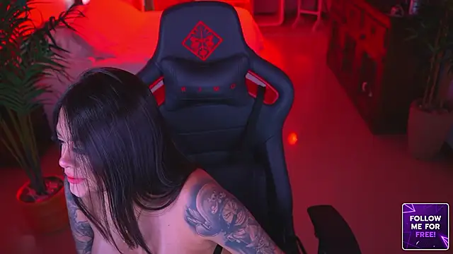 ambarEvans online show from February 2, 2026, 1:04 am