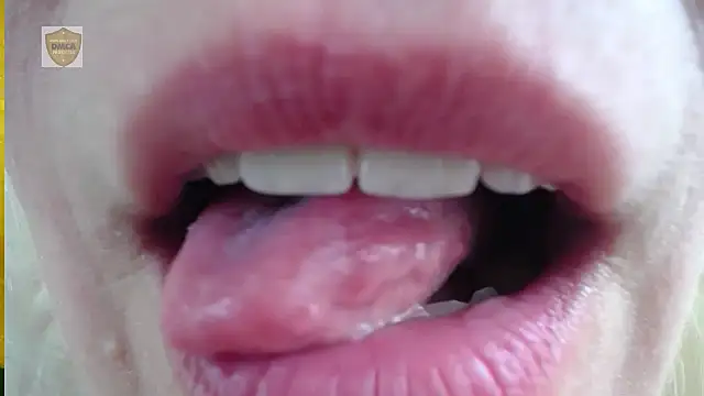 SunnySylvia online show from October 5, 2025, 1:13 pm