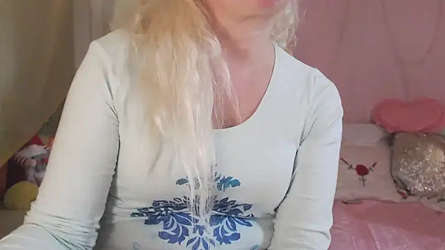 SunnySylvia online show from February 6, 2026, 3:30 pm