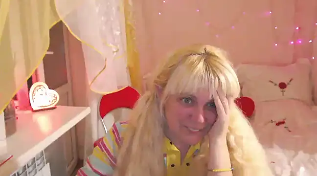 SunnySylvia online show from March 18, 2025, 5:23 pm