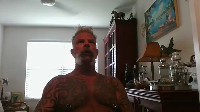 Snapshot of njdbear chatting on September 30, 2025, 4:02 pm njdbear online show from September 30, 2025, 4:02 pm