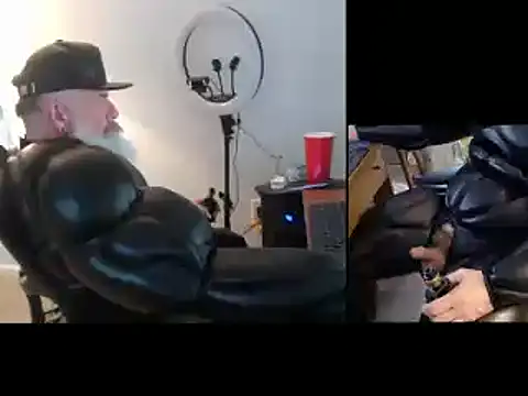 Snapshot of njdbear chatting on February 6, 2025, 9:06 pm njdbear online show from February 6, 2025, 9:06 pm