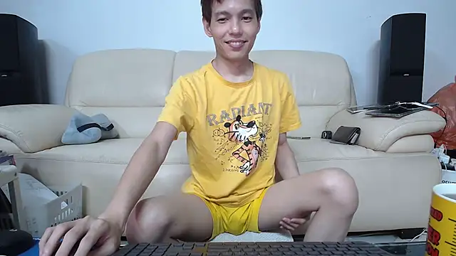 Snapshot of andrewooi chatting on July 12, 2026, 12:50 pm andrewooi online show from July 12, 2026, 12:50 pm