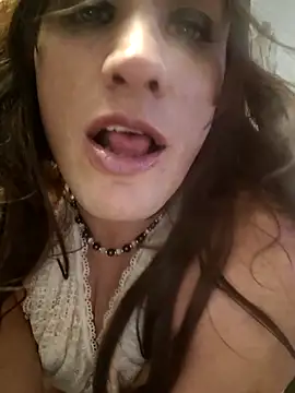 Snapshot of MaddyC6992 chatting on October 14, 2025, 5:19 am MaddyC6992 online show from October 14, 2025, 5:19 am