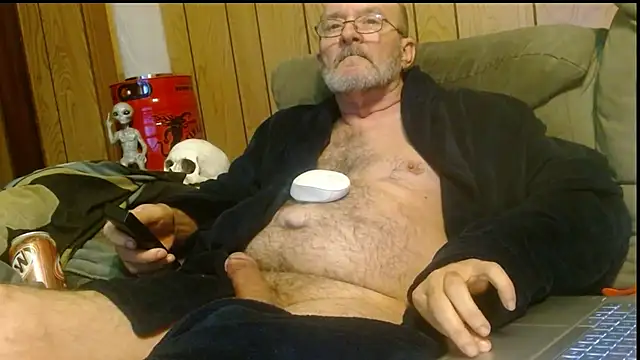 snickers1 online show from October 13, 2025, 8:05 am