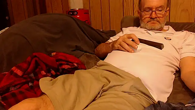 snickers1 online show from April 10, 2026, 10:33 am