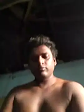 Snapshot of rohanhotguy chatting on January 11, 2026, 10:33 am rohanhotguy online show from January 11, 2026, 10:33 am