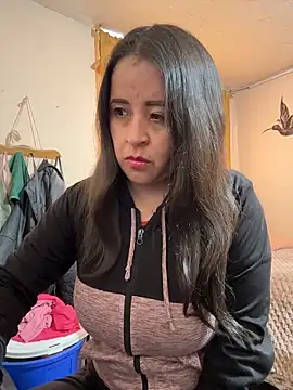 latinfemale online show from December 19, 2025, 9:17 pm