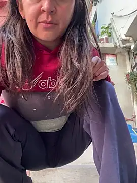 latinfemale online show from November 9, 2025, 7:29 pm