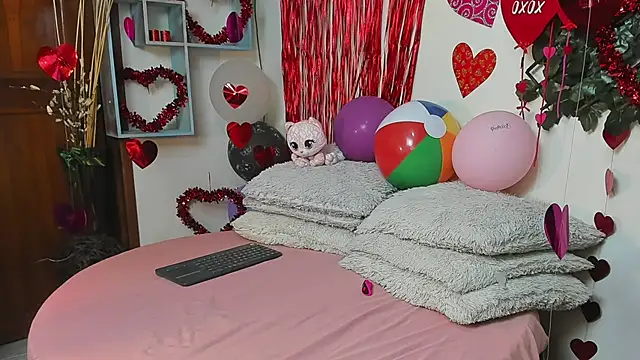 DestinyHills online show from February 20, 2026, 12:07 am