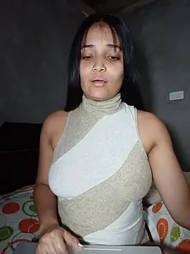 Snapshot of _Estrellita_ chatting on June 24, 2026, 5:11 pm Estrellita online show from June 24, 2026, 5:11 pm
