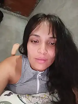 Snapshot of _Estrellita_ chatting on June 18, 2026, 8:03 pm Estrellita online show from June 18, 2026, 8:03 pm