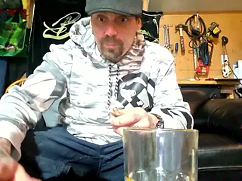 canadacockinme online show from October 27, 2025, 11:22 am