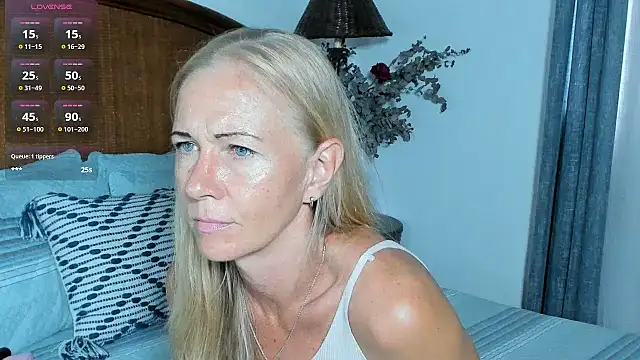 Christine 35 online show from July 5, 2026, 12:56 pm