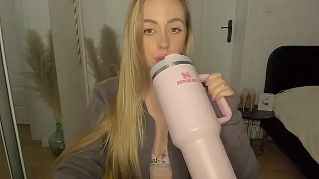 sexyCoralie online show from March 18, 2025, 8:48 pm