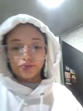 linda-schmidt online show from June 12, 2026, 1:03 am