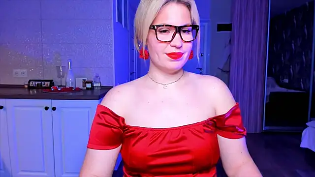 HotTiffani online show from January 19, 2026, 2:43 pm