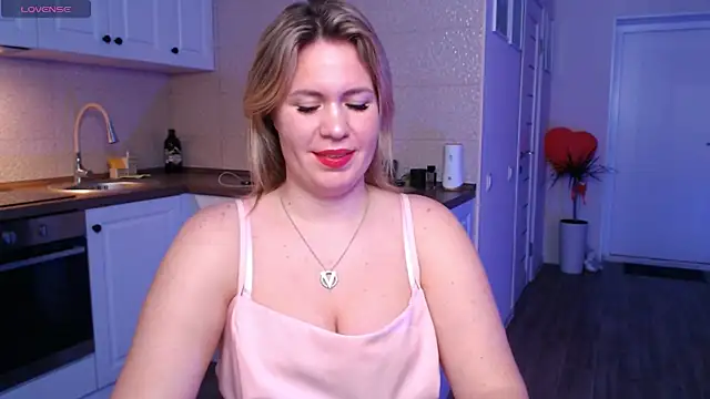 HotTiffani online show from March 22, 2025, 11:11 am